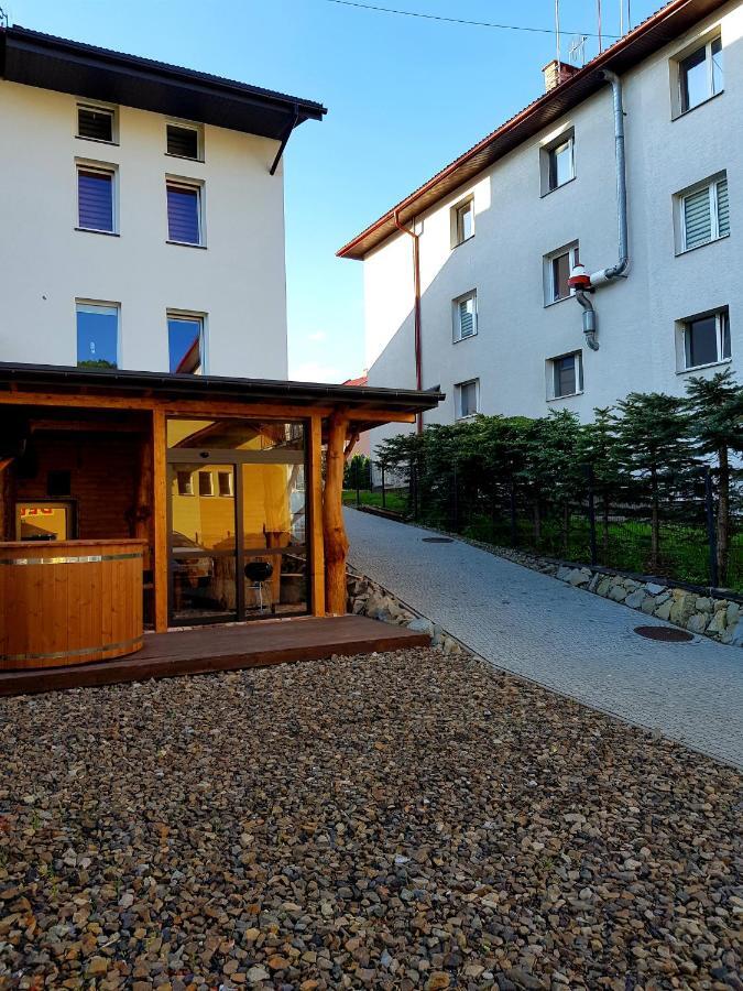 Noclegi Przystanek Bieszczady W Centrum Устшики-Дольне Экстерьер фото