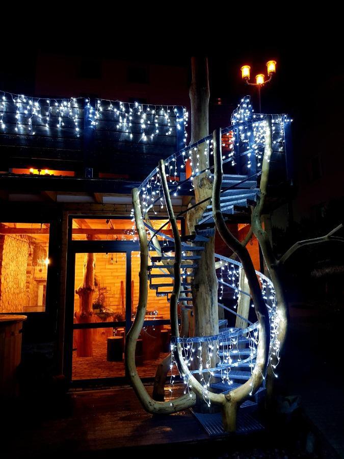 Noclegi Przystanek Bieszczady W Centrum Устшики-Дольне Экстерьер фото